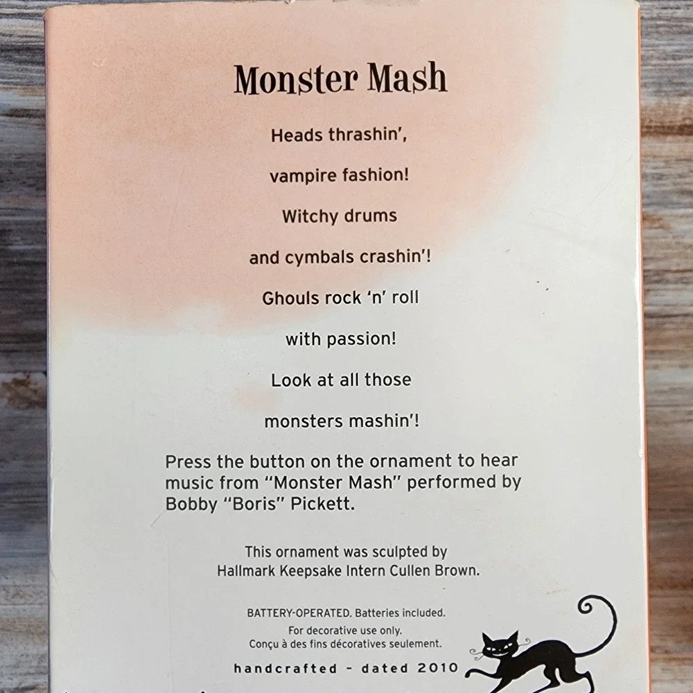 Hallmark Keepsake 2010 Monster Mash Halloween Magic Musical Ornament Vampire